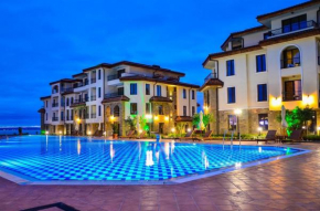 Beach Resort Luxe 3-Room Sea View Apartment
